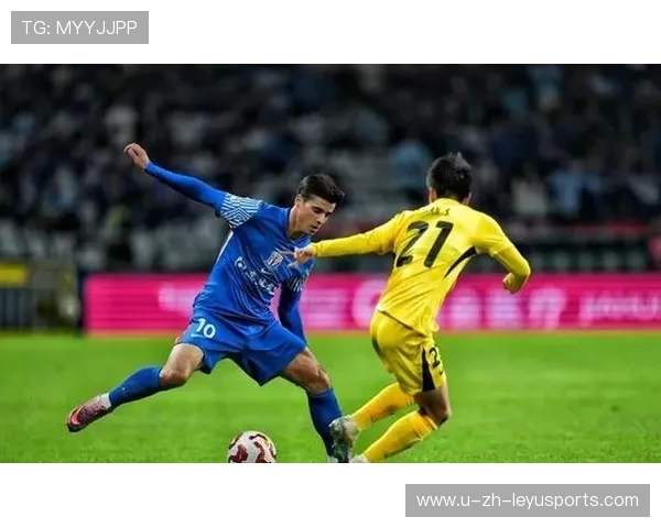 上海海港前锋李明头球破门，锁定胜局